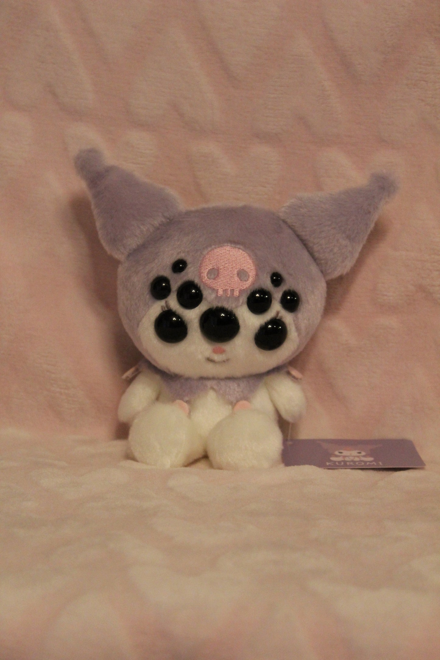 Extra eyes add on, for find or send in customs only!