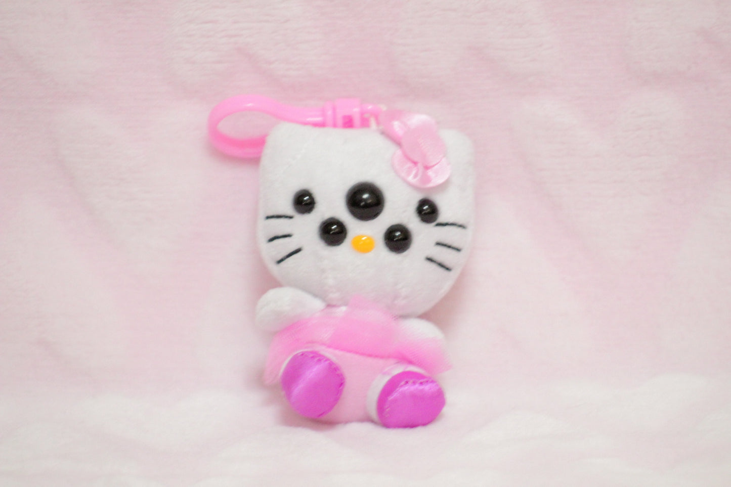 Extra eyes add on, for find or send in customs only!