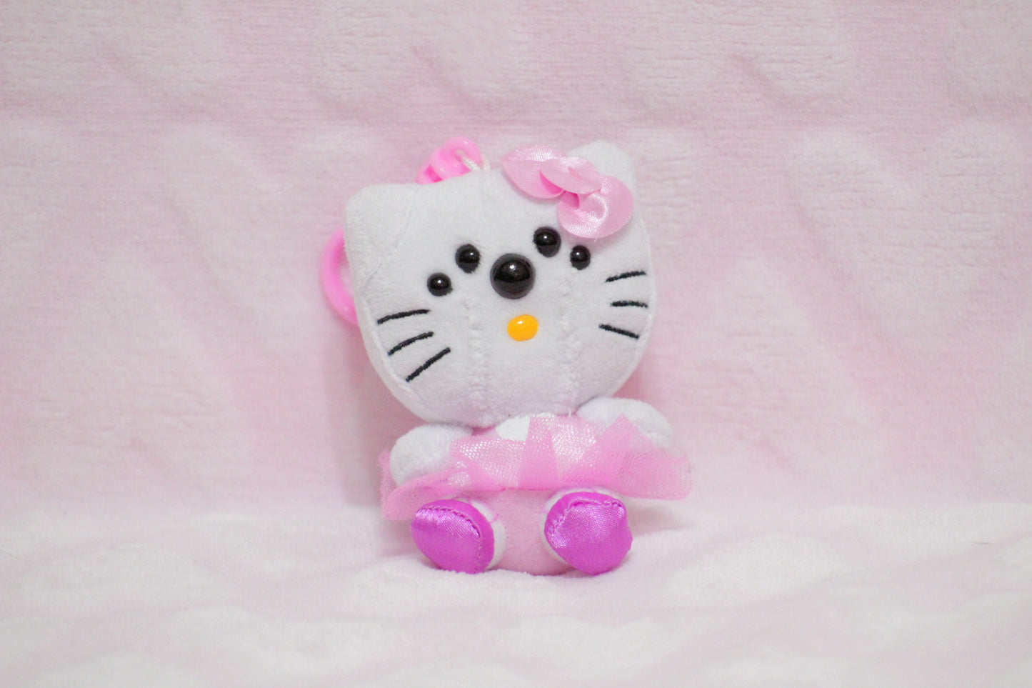 Extra eyes add on, for find or send in customs only!