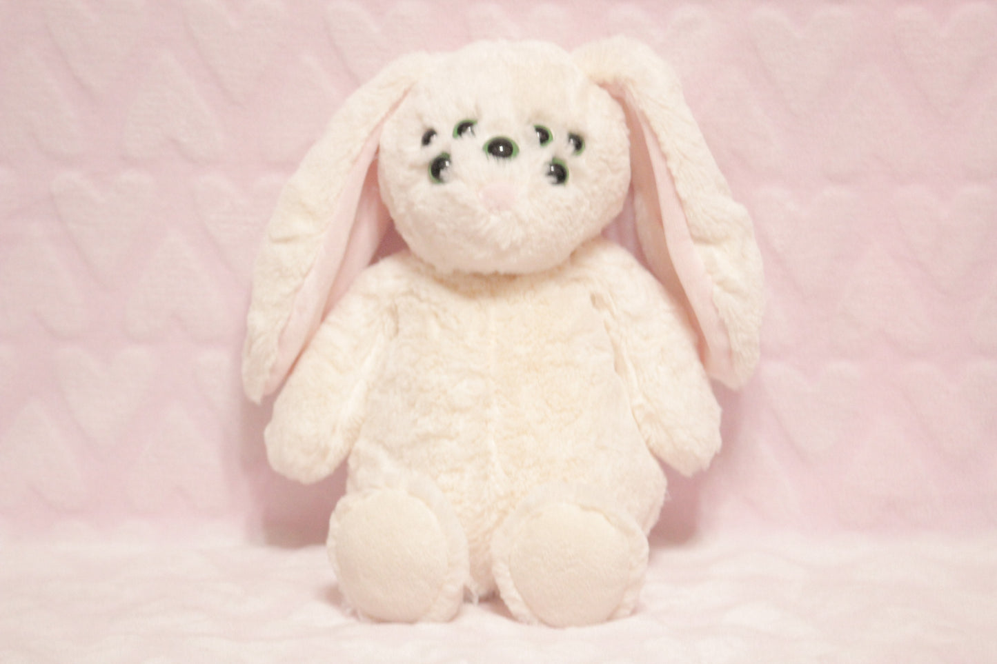 Extra eyes add on, for find or send in customs only!