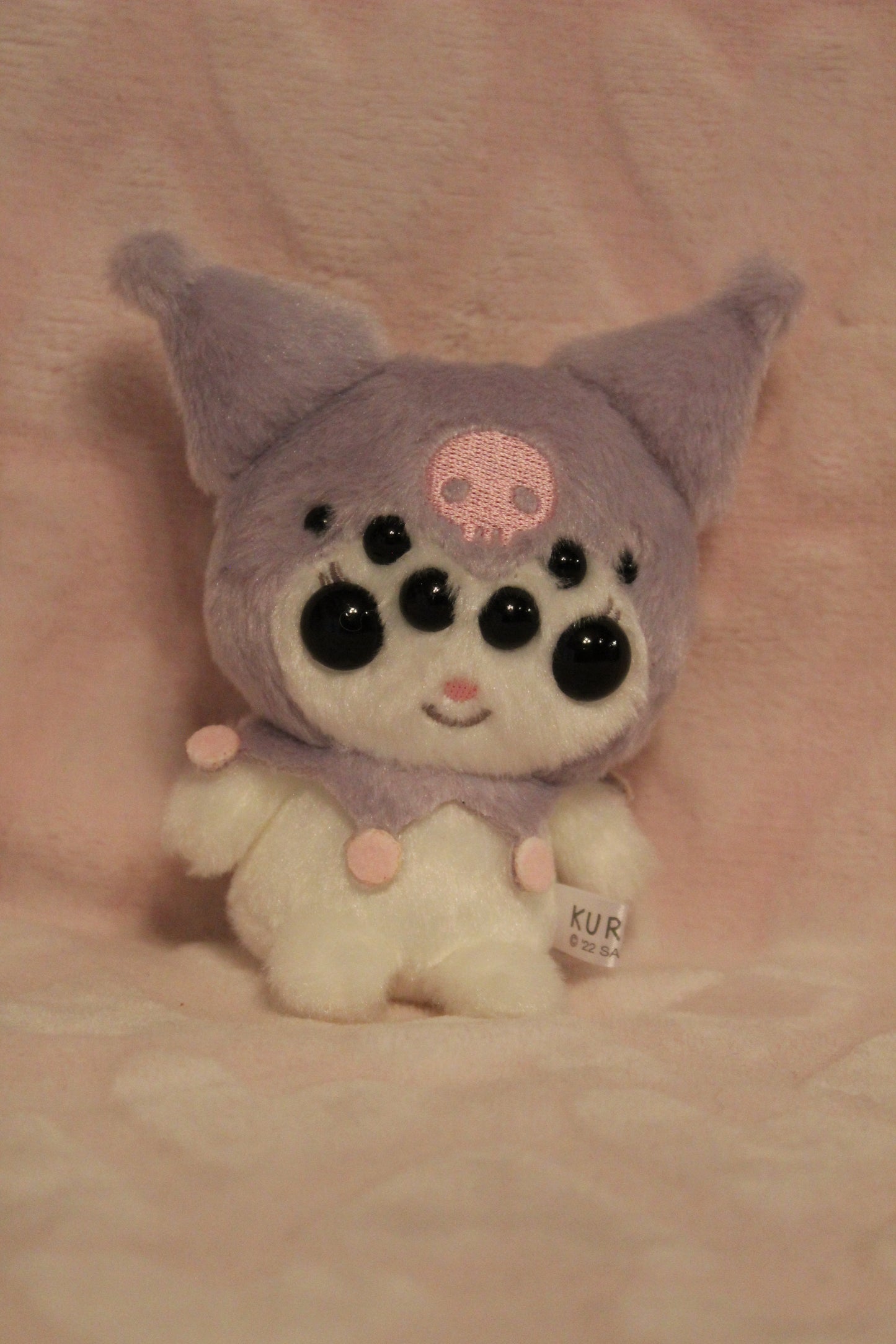 Extra eyes add on, for find or send in customs only!