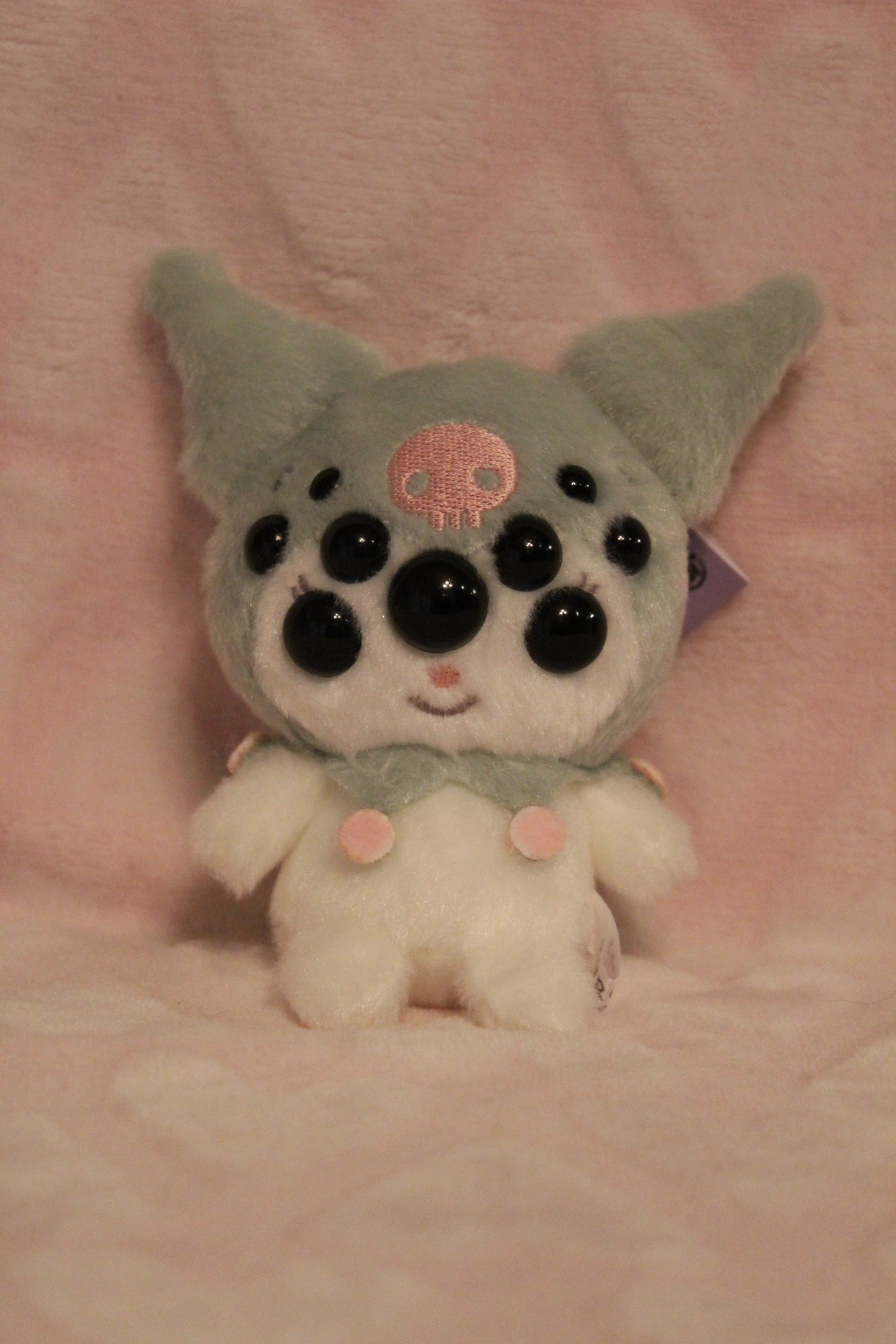 Extra eyes add on, for find or send in customs only!