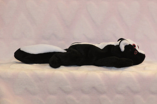 Skunk beanie baby