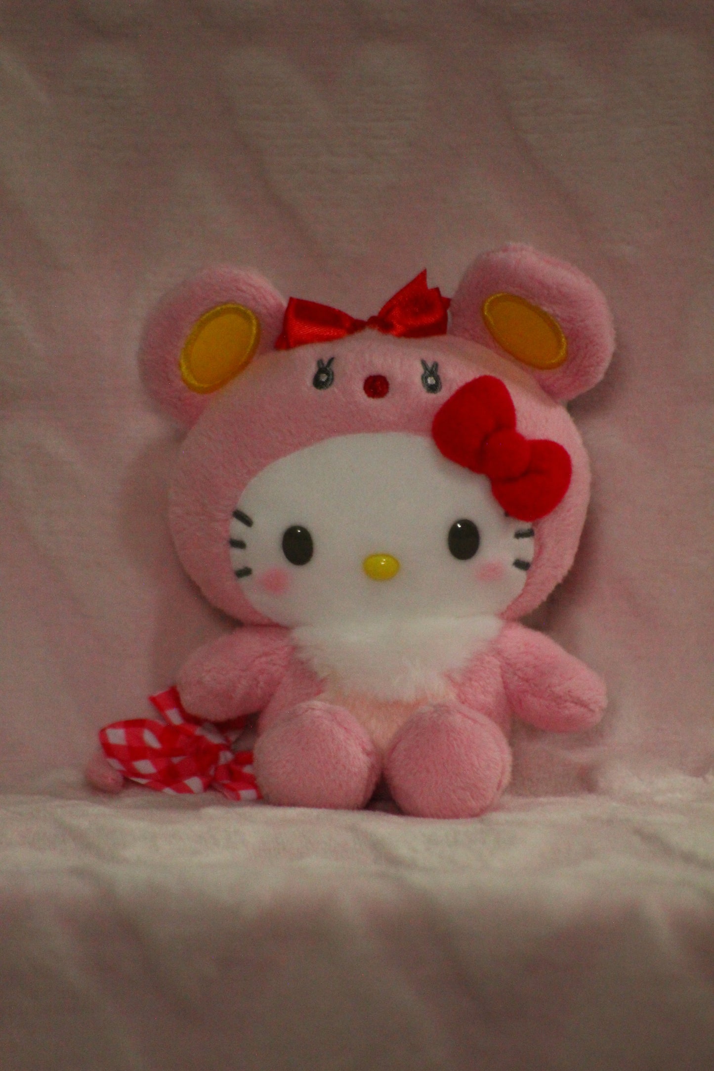 Small pink mouse suit clip on HK custom