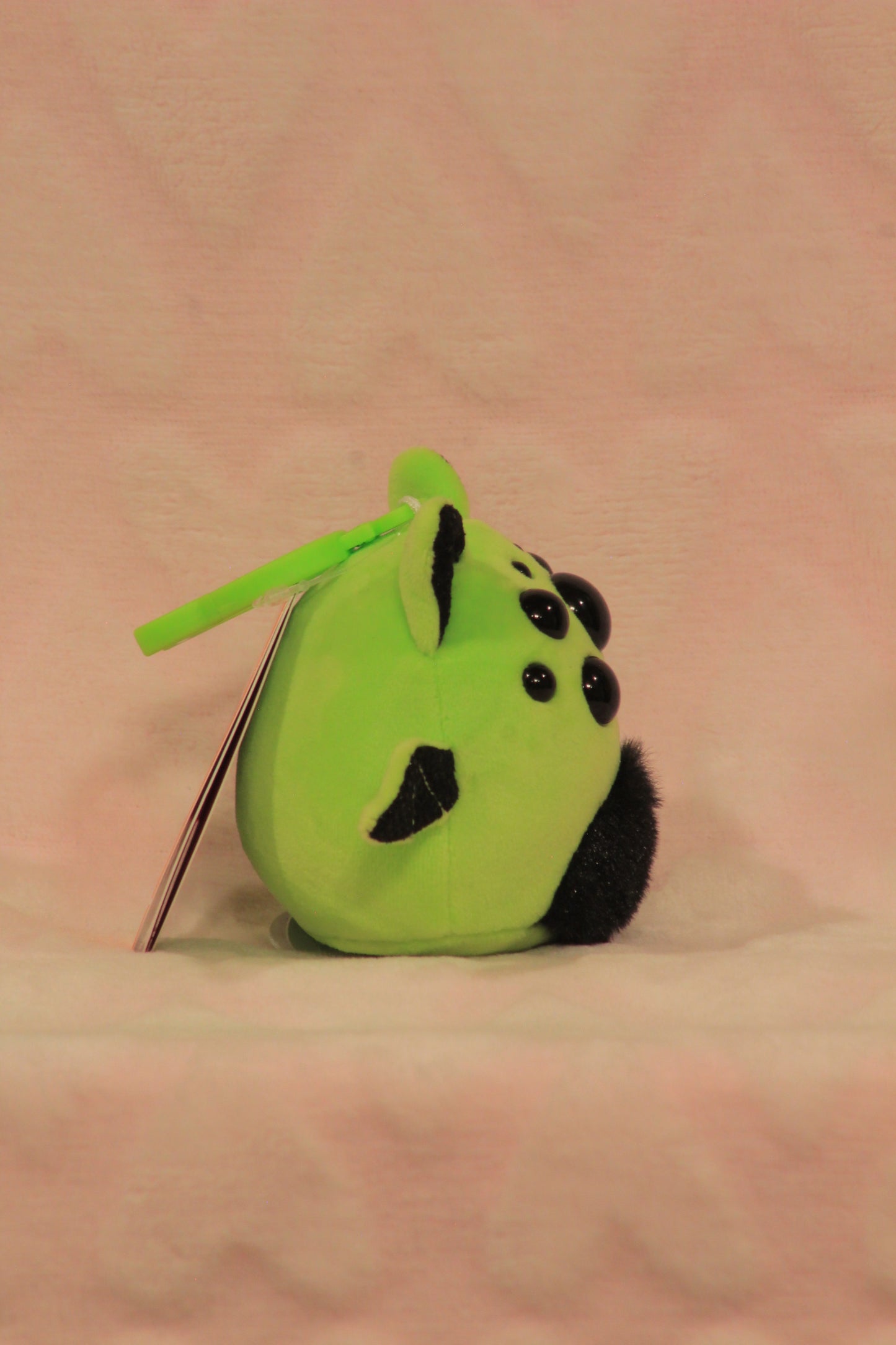 Clip on green bat squish 1