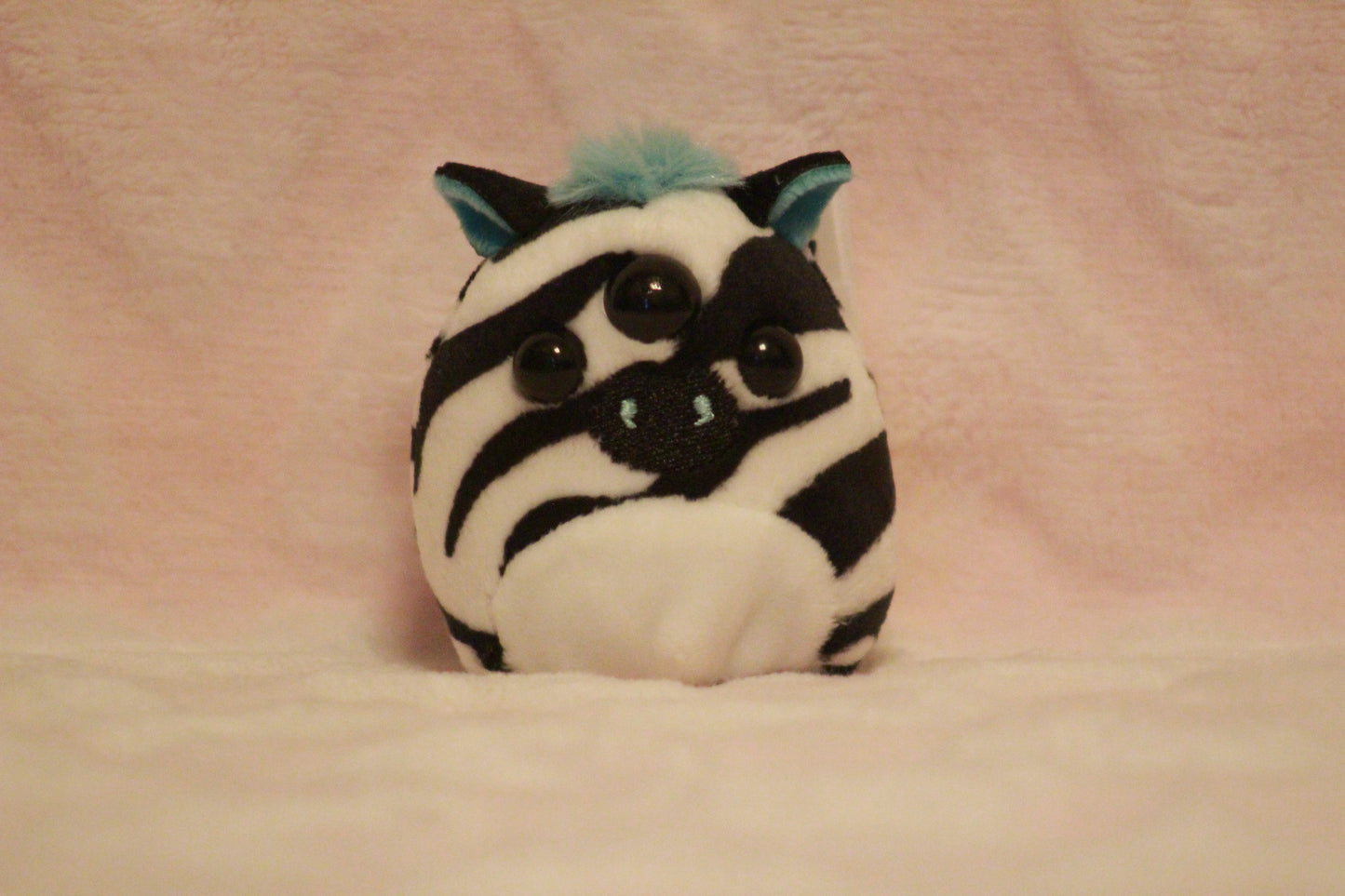 Extra eyes add on, for find or send in customs only!